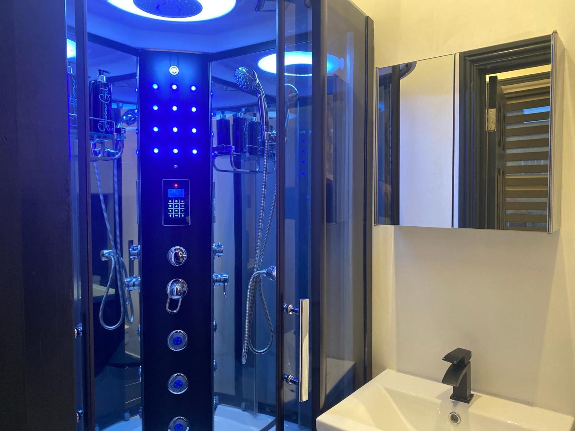 Duke And Duchess Apartments And Rooms - Private In Room Hot Tub Suites Λονδίνο Εξωτερικό φωτογραφία