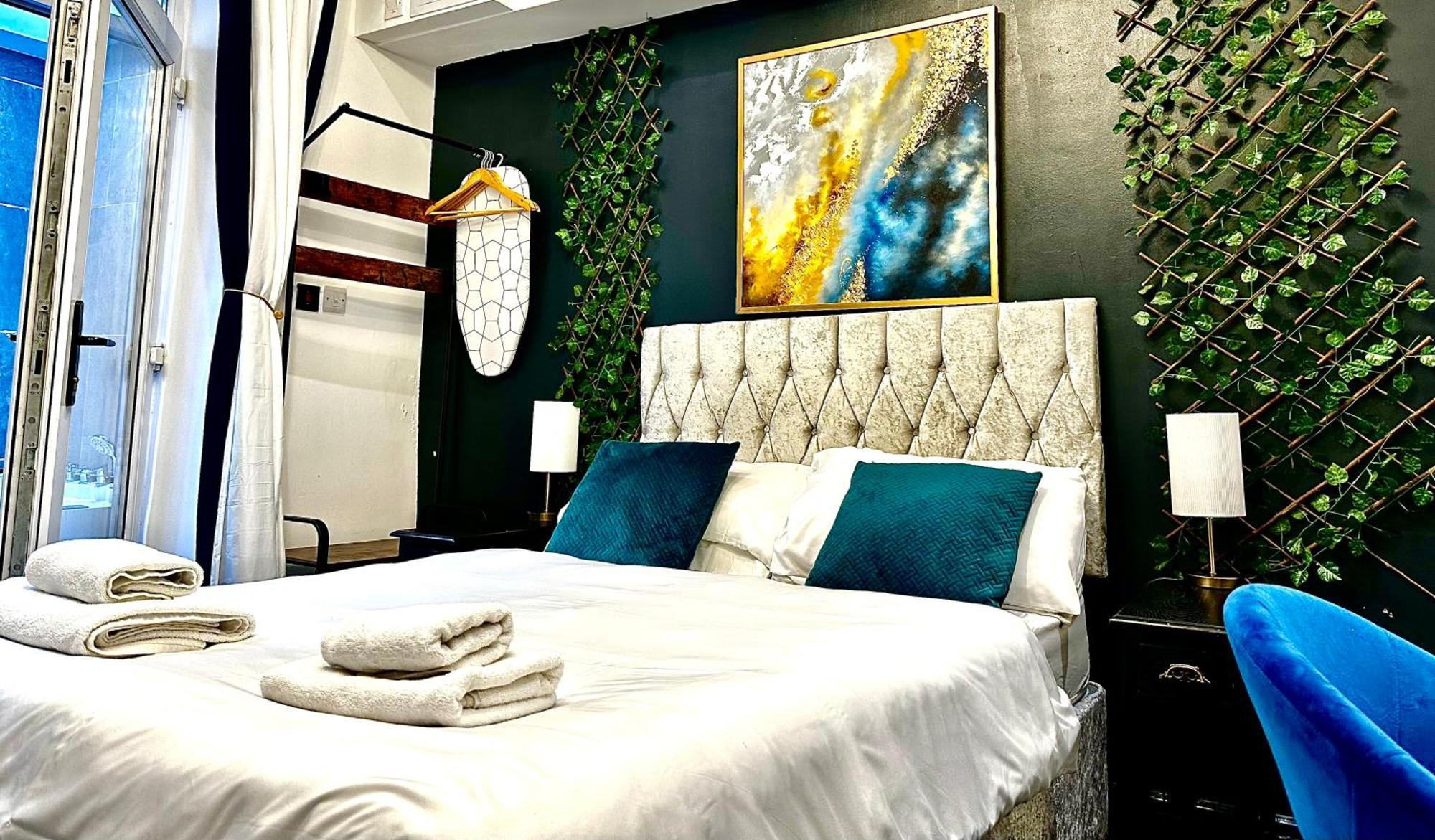 Duke And Duchess Apartments And Rooms - Private In Room Hot Tub Suites Λονδίνο Εξωτερικό φωτογραφία